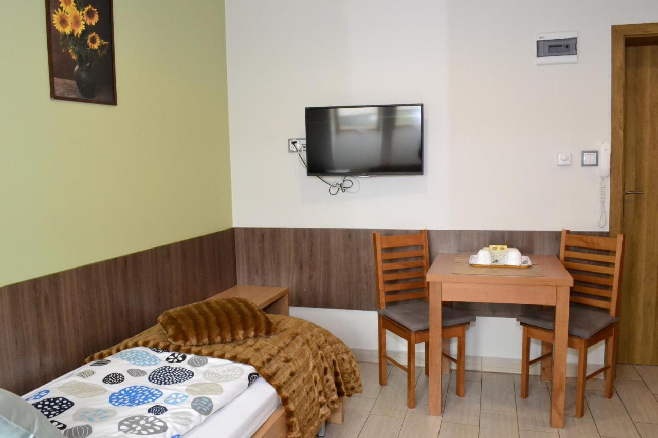 Comfort-24 Plus Słupca Exterior foto